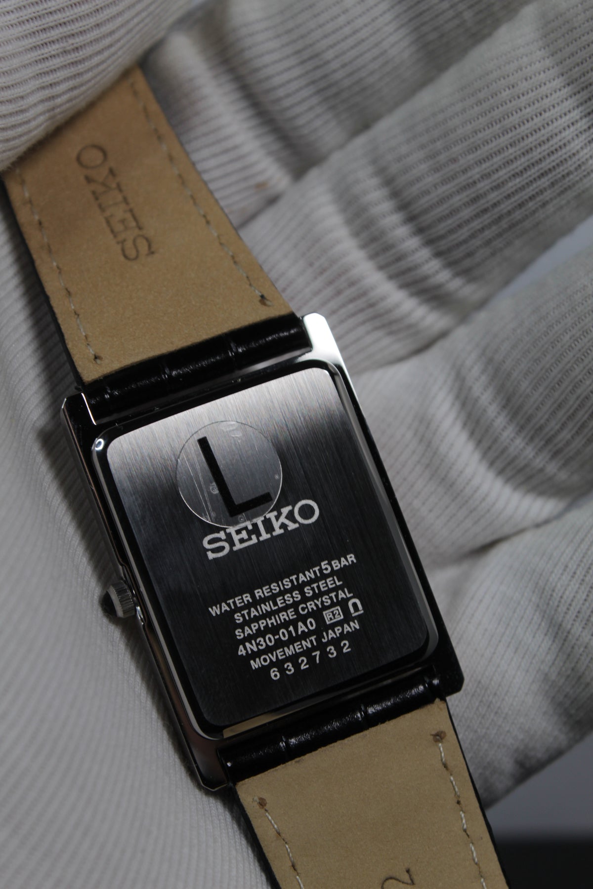 Seiko Classic Quartz Plateado